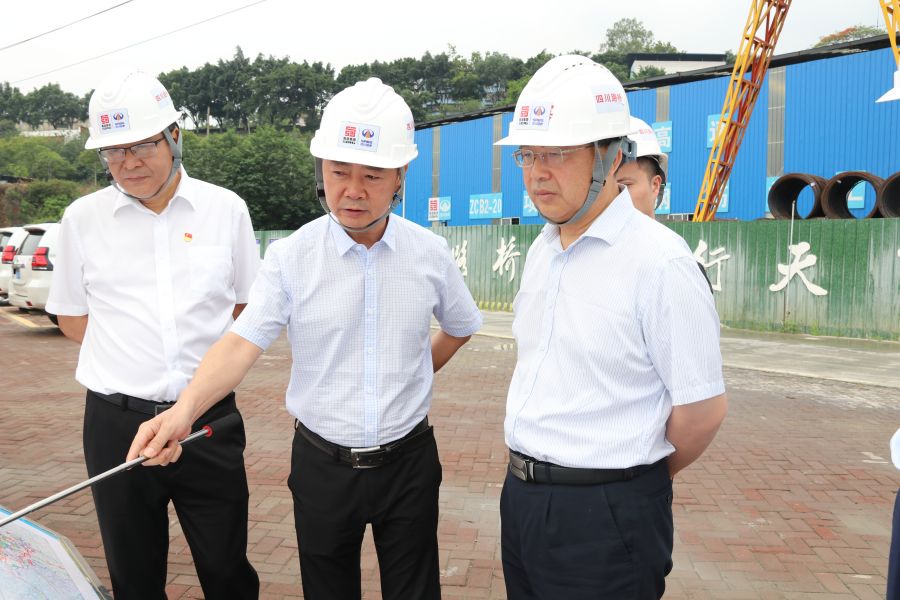 紀檢監察組組長、廳黨組成員楊暉一行赴沿江高速調研指導工作 (2).jpg